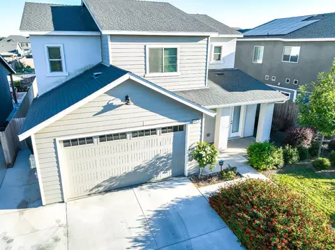 1911 W Modoc Ave, Visalia, CA 93291