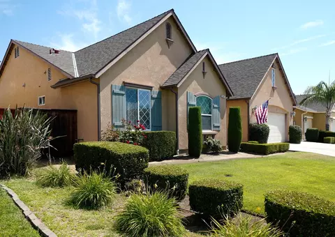 3347 Twain Ave, Clovis, CA 93619