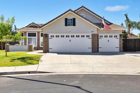 2621 Rall Ave, Clovis, CA 93611