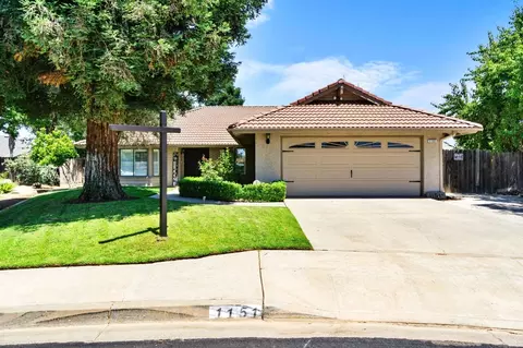 1151 Holly Ave, Clovis, CA 93611