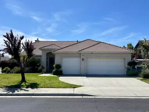 2984 Twain Ave, Clovis, CA 93611