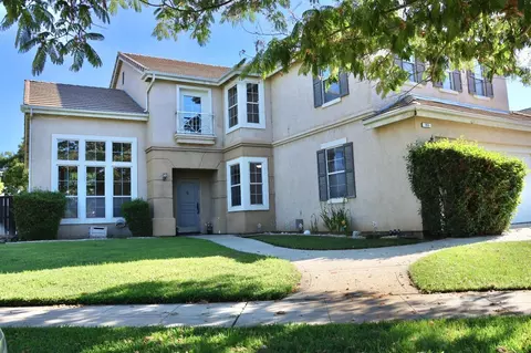 165 Jordan Ave, Clovis, CA 93611