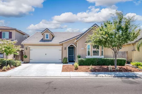 3682 Pontiac Ave, Clovis, CA 93619 photo 1