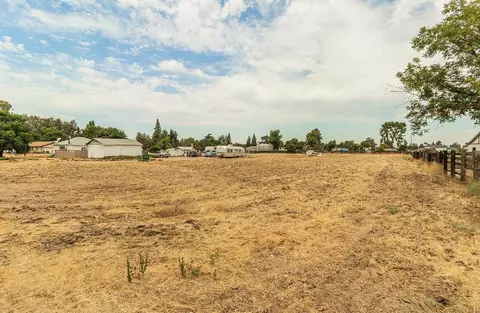 8088 E Olive Ave, Fresno, CA 93737