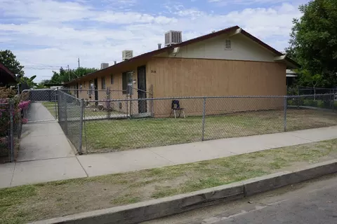 1335 Olive Ave #A-B-C, Sanger, CA 93657
