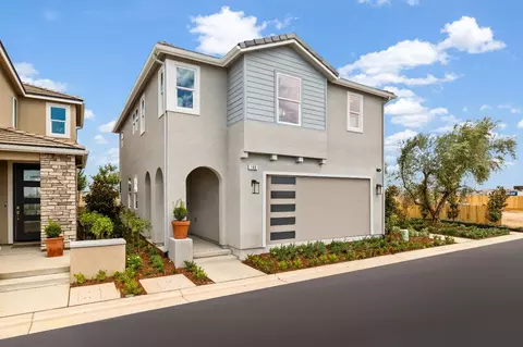 194 Arbor Dr S, Madera, CA 93636