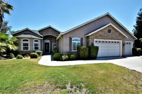 75 N Fairfax Ave, Clovis, CA 93612