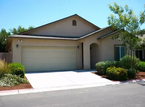 408 Dogwood St, Dinuba, CA 93618