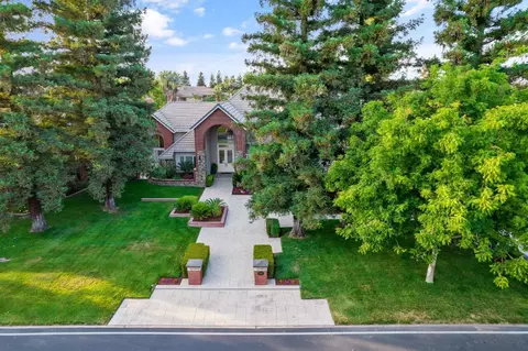 5842 W Elowin Dr, Visalia, CA 93291