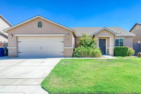 5861 W Ramona Way, Fresno, CA 93722