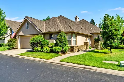 3046 W Wellington Ln, Fresno, CA 93711