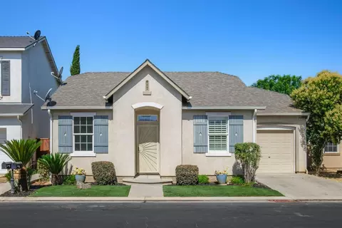1750 N Aldaron Ln, Clovis, CA 93619