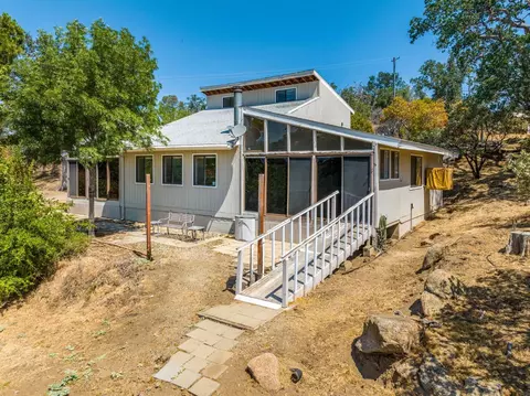 45911 Farmstead Rd, Coarsegold, CA 93614