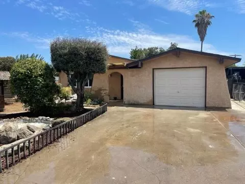 820 S 11th St, Kerman, CA 93630