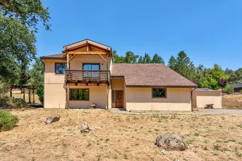 40084 Big Oak Flat Rd, Oakhurst, CA 93644