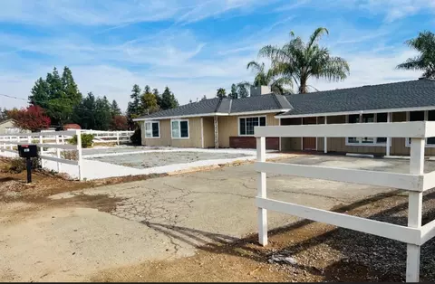 6136 N Locan Ave, Clovis, CA 93619