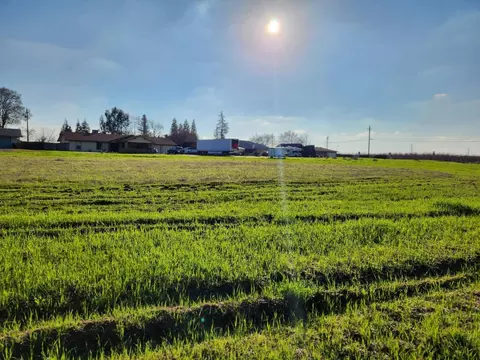 1 Montrose Pl, Madera, CA 93636
