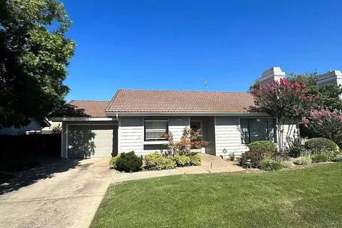 654 E Magill Ave, Fresno, CA 93710