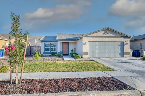 573 Cypress Ave, Sanger, CA 93657