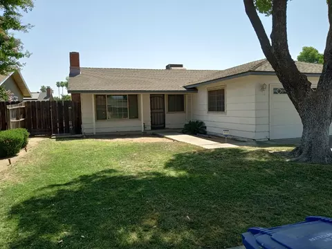3065 Timmy Ave, Clovis, CA 93612