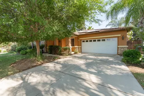 2710 Mary Ave, Sanger, CA 93657
