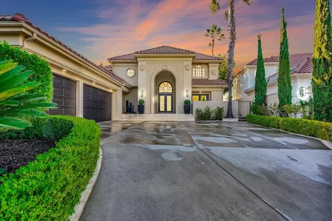 2507 W Lake Van Ness Cir, Fresno, CA 93711