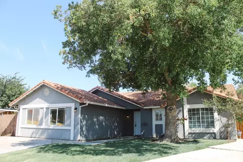 102 Vincient Ct, Los Banos, CA 93635