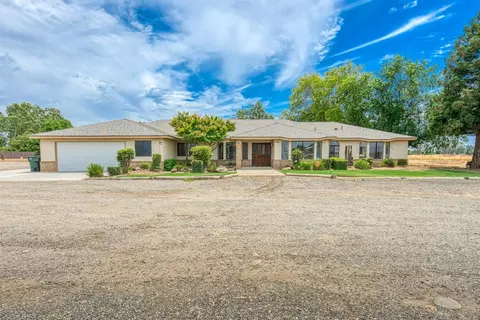 11641 E Herndon Ave, Clovis, CA 93619