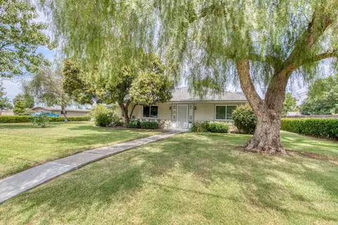 1940 14th St, Sanger, CA 93657