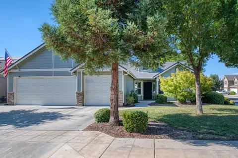 6952 E Andrews Ave, Fresno, CA 93727