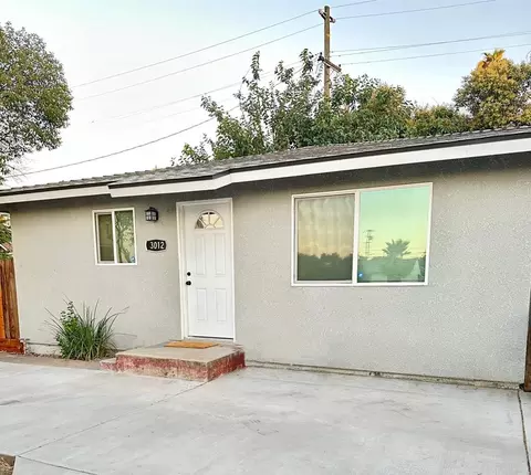 3012 E Floradora Ave, Fresno, CA 93703