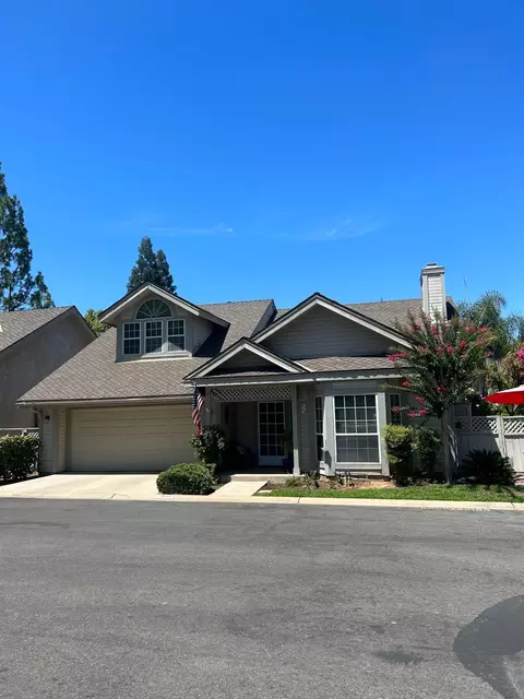 9130 N Stoneridge Ln, Fresno, CA 93720