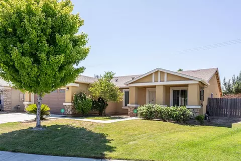 5216 E Hoxie Ave, Fresno, CA 93725