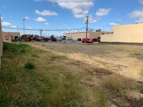 1174 O St, Firebaugh, CA 93622