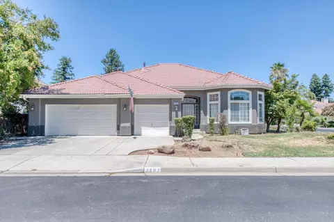 2587 Dovewood Ave, Clovis, CA 93611