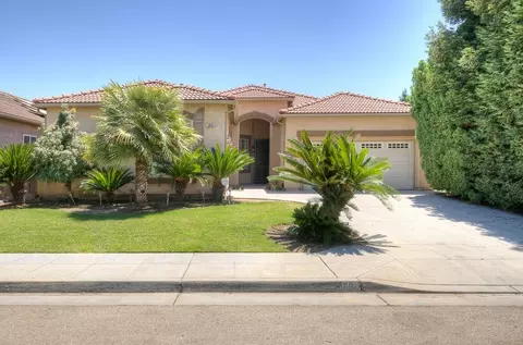 5868 E Atchison St, Fresno, CA 93727