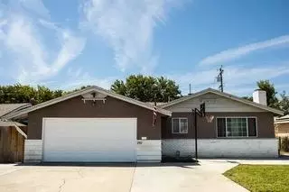 2332 E Holland Ave, Fresno, CA 93726