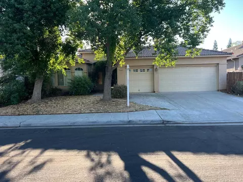 8226 N Winery Ave, Fresno, CA 93720