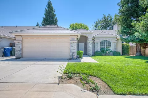2801 E Ryan Ln, Fresno, CA 93720
