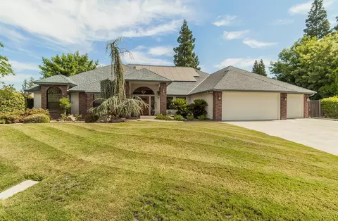 8762 N Glenn Ave, Fresno, CA 93711