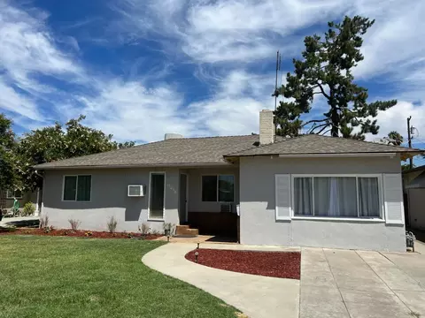15458 D St, Kerman, CA 93630