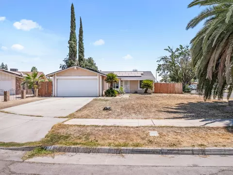 5949 E Ramona Ave, Fresno, CA 93727
