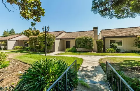 4831 N Hulbert Ave, Fresno, CA 93705