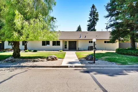 665 W Dovewood Ln, Fresno, CA 93704