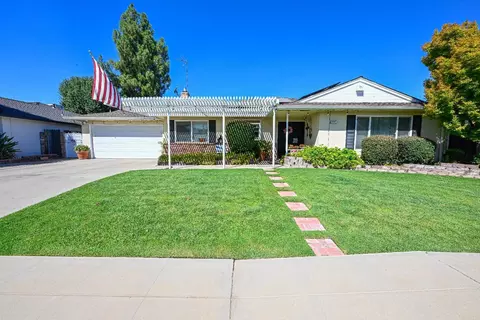 4487 N Sequoia Ave, Fresno, CA 93705