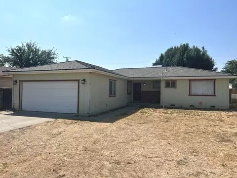220 Walnut Ave, Coalinga, CA 93210