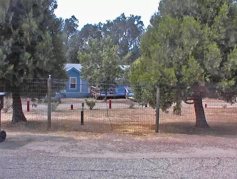 46529 Butternut Ln, Squaw Valley, CA 93675