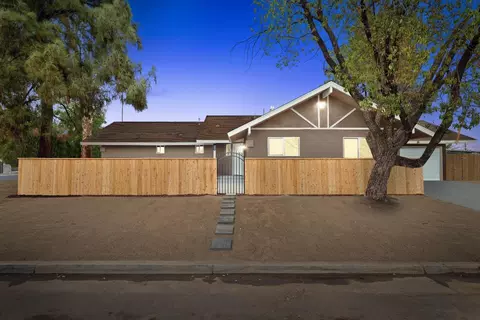 4953 E Harvey Ave, Fresno, CA 93727
