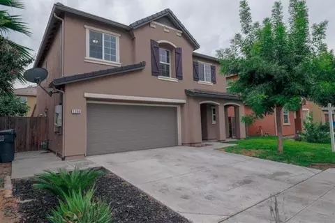 1268 Cherry St, Madera, CA 93638