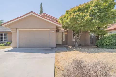 1641 E Lester Ave, Fresno, CA 93720